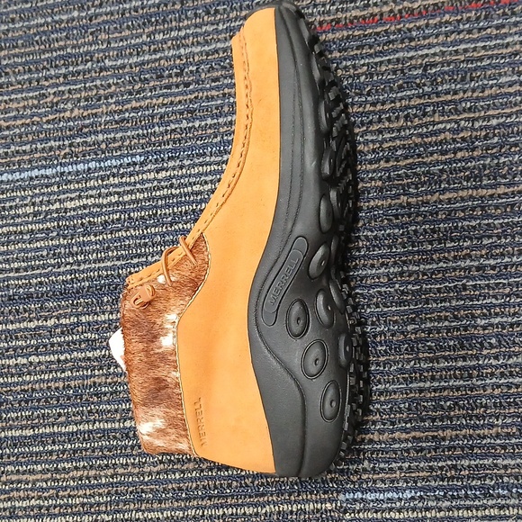 Merrell Other - SINGLE RIGHT SHOE Merrell Winter Faux Leather Jungle Moc Shoe Size 9